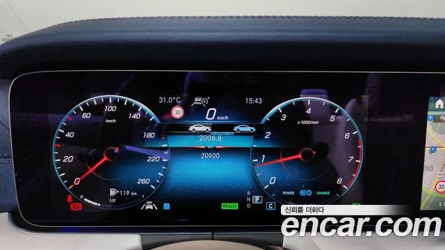 Mercedes-Benz E-Class — Фото автомобиля 8