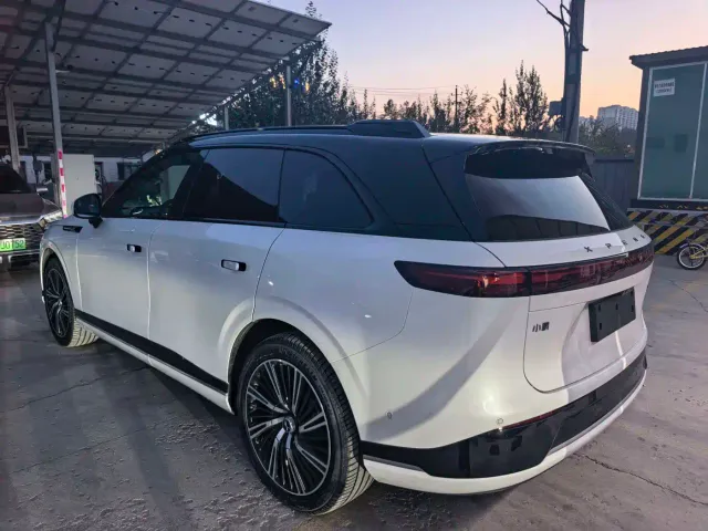 Xpeng G9 — Фото автомобиля 8