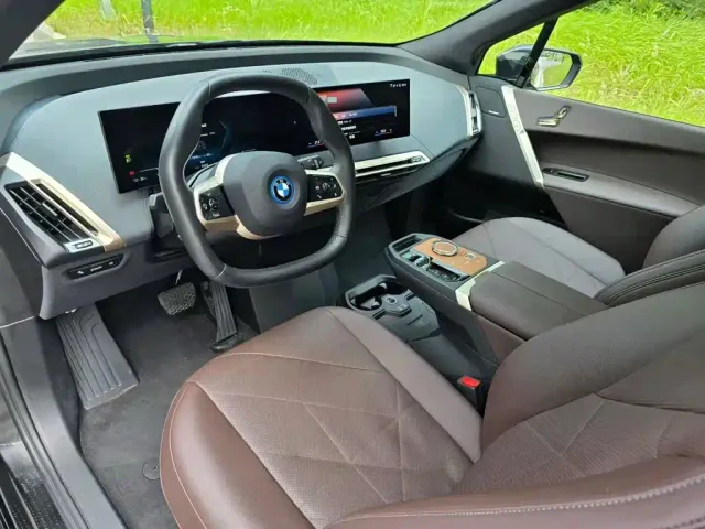 BMW iX — Фото автомобиля 5