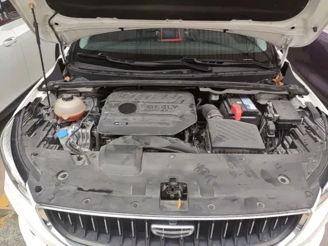 Geely Emgrand S — Фото автомобиля 19