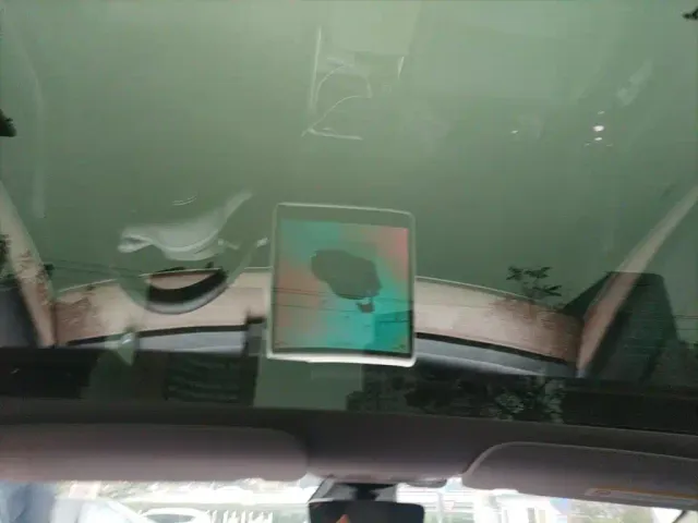 Tesla Model 3 — Фото автомобиля 19