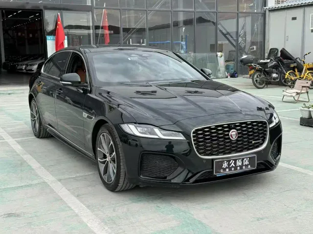Jaguar XFL — Фото автомобиля 3
