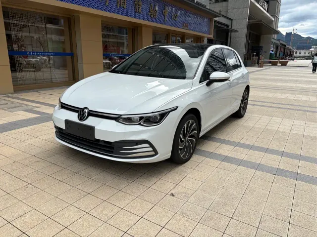 Фотография автомобиля — Volkswagen Golf