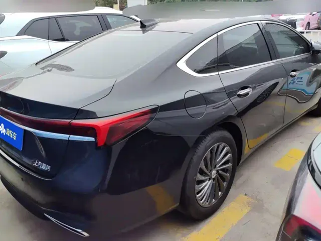 Buick LaCrosse — Фото автомобиля 3