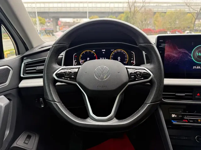 Volkswagen Tiguan L — Фото автомобиля 7