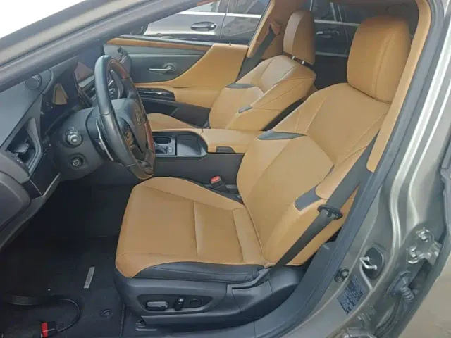 Lexus ES — Фото автомобиля 14
