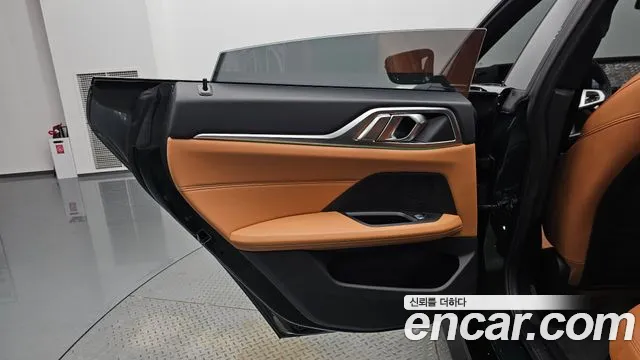 BMW i4 — Фото автомобиля 5