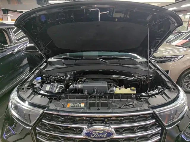 Ford Explorer — Фото автомобиля 19