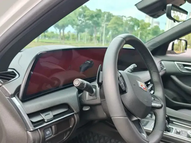 Cadillac CT5 — Фото автомобиля 9