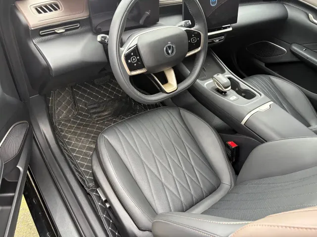 Changan Eado — Фото автомобиля 5