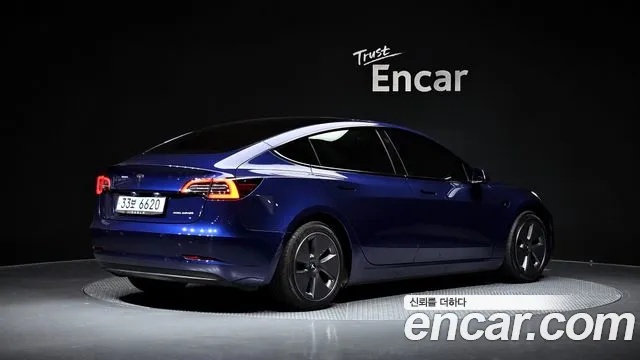 Tesla Model 3 — Фото автомобиля 2
