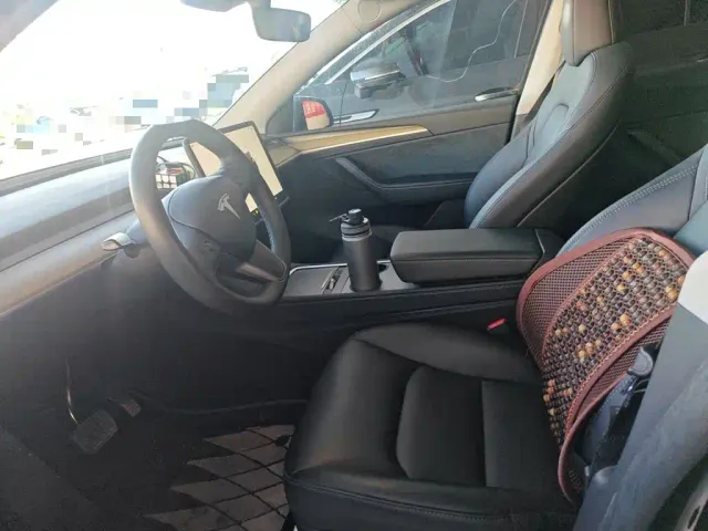 Tesla Model Y — Фото автомобиля 7