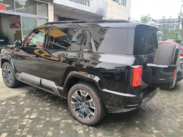 BYD FangChengBao Leopard 8 — Фото автомобиля 4