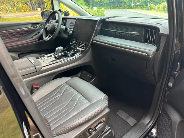 GAC Trumpchi M8 — Фото автомобиля 11
