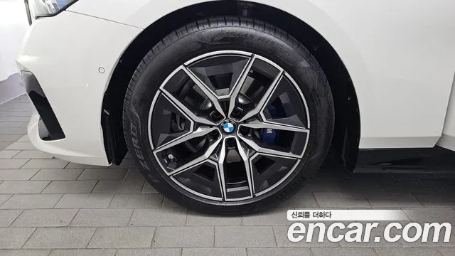 BMW 5 Series G60 — Фото автомобиля 5