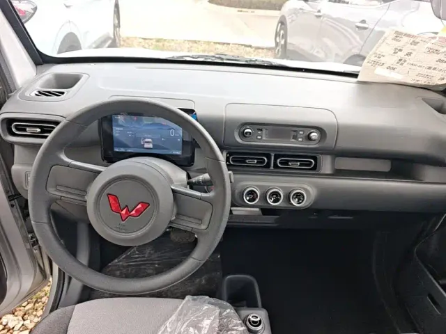 Wuling Zhiguang NEV — Фото автомобиля 5