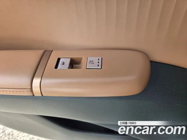 Hyundai Grandeur Grandeur (GN7) 2.5 Бензин 2WD — Фото автомобиля 20