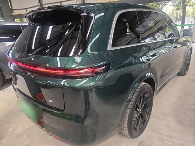 Li Auto L8 — Фото автомобиля 6