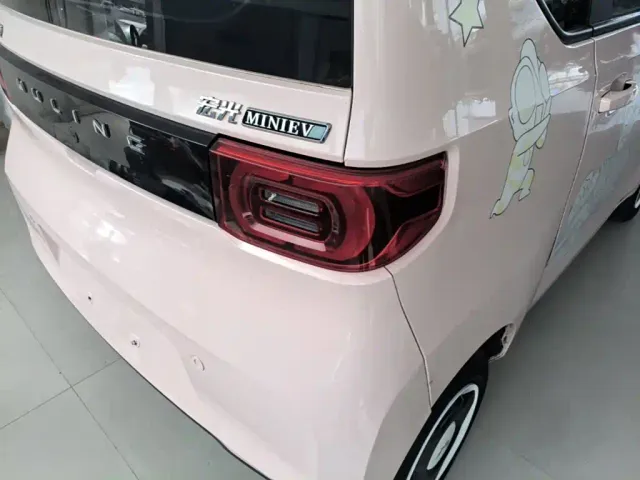 Wuling Hongguang Mini EV — Фото автомобиля 7