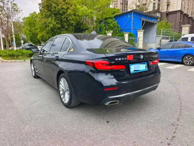 BMW 5 Series — Фото автомобиля 6