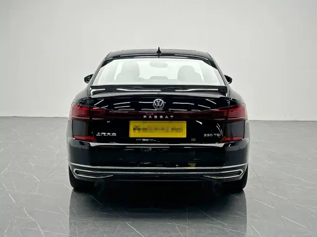 Volkswagen Passat — Фото автомобиля 5
