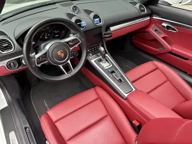 Porsche 718 — Фото автомобиля 12