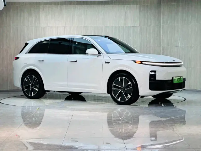 Li Auto L7 — Фото автомобиля 5