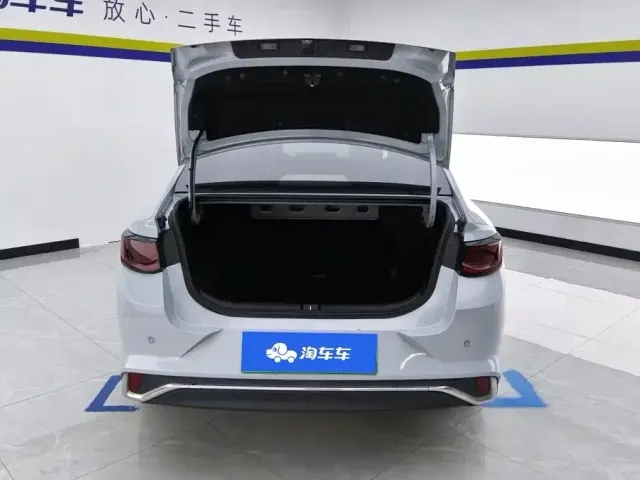 Geely Emgrand L — Фото автомобиля 4