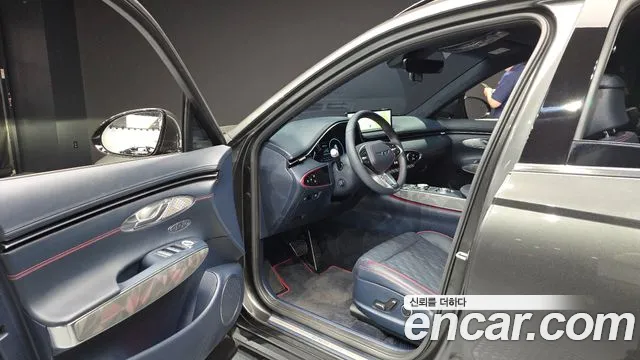 Genesis GV70 — Фото автомобиля 15