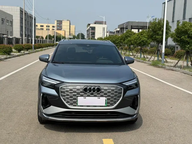 Audi Q4 e-tron — Фото автомобиля 2