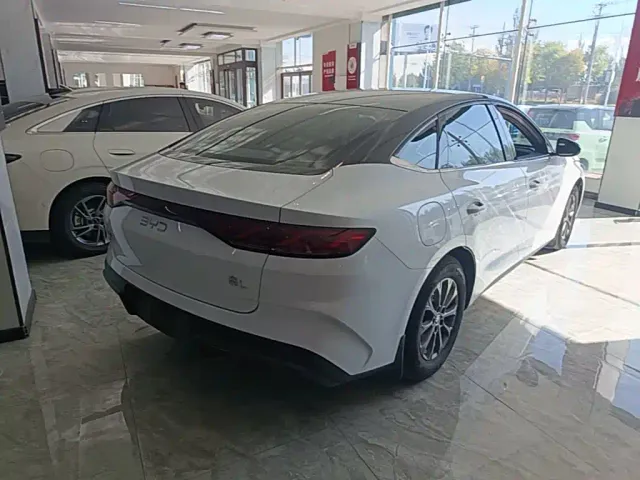 BYD Qin L — Фото автомобиля 6