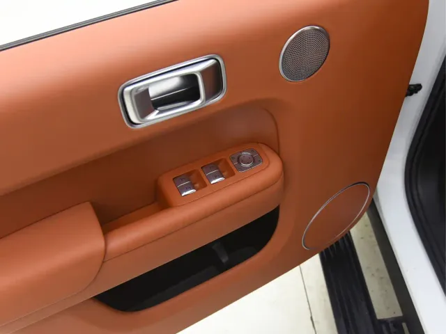 Li Auto L7 — Фото автомобиля 15