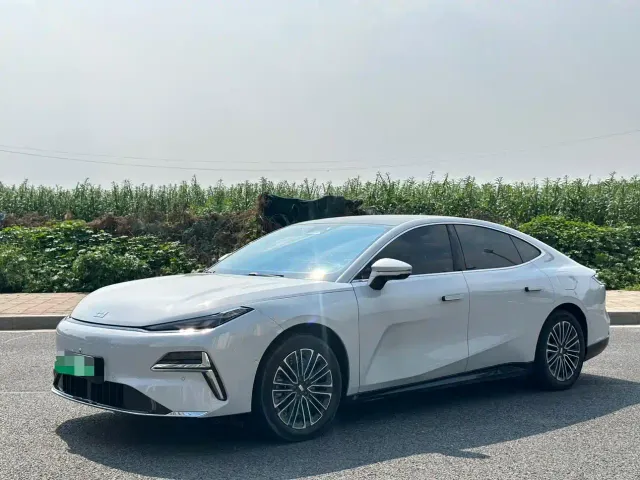 Фотография автомобиля — Geely Galaxy Xingyao 8
