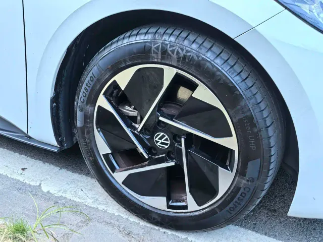 Volkswagen ID.3 — Фото автомобиля 16