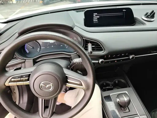 Mazda CX-30 EV — Фото автомобиля 9