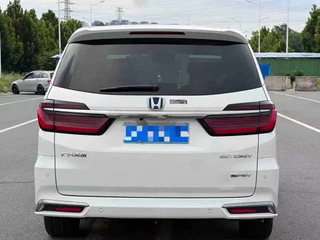 Honda Odyssey — Фото автомобиля 5