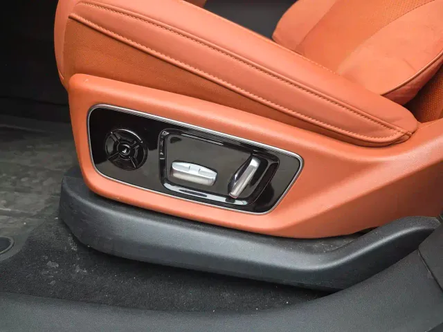 Li Auto L7 — Фото автомобиля 16