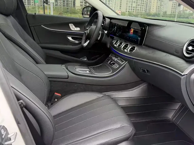 Mercedes-Benz E-Class — Фото автомобиля 5