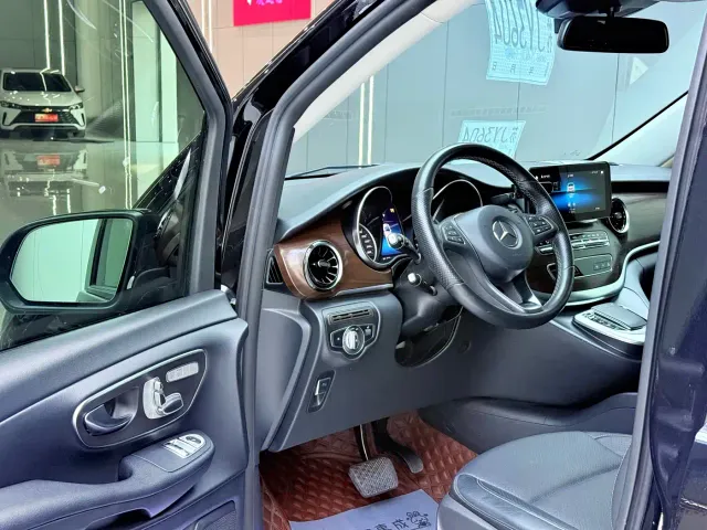 Mercedes-Benz V-Class — Фото автомобиля 4