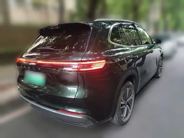 Geely Galaxy Starship 7 EM-i — Фото автомобиля 6