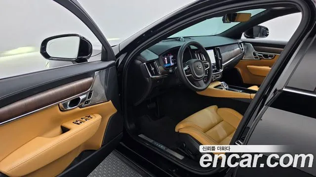 Volvo S90 — Фото автомобиля 10