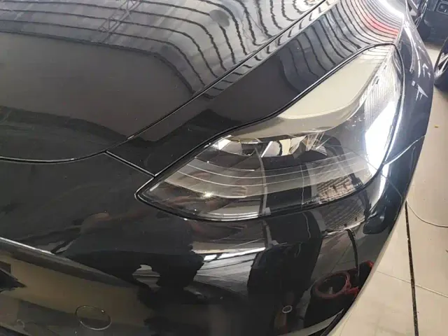 Tesla Model Y — Фото автомобиля 23