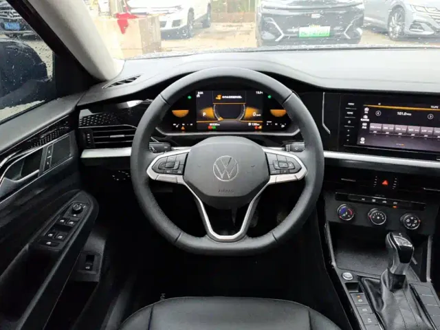 Volkswagen Passat — Фото автомобиля 10