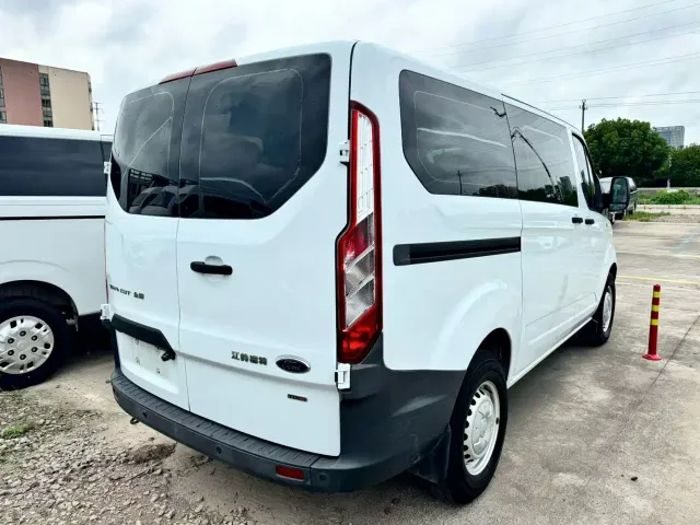 Ford Transit — Фото автомобиля 9