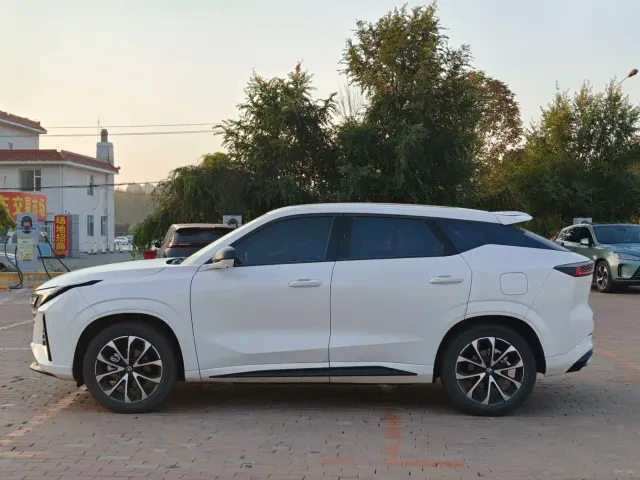 Changan UNI-Z — Фото автомобиля 10