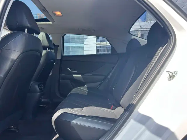 Hyundai Elantra — Фото автомобиля 7