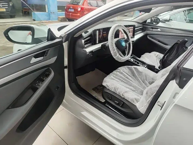 Volkswagen Lamando — Фото автомобиля 15
