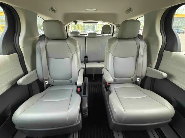 Toyota Granvia — Фото автомобиля 10