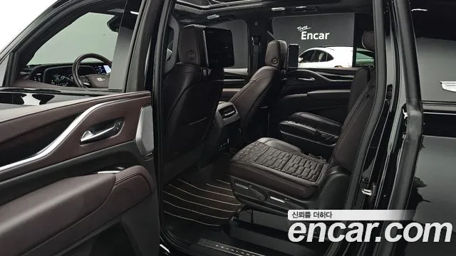 Cadillac Escalade Generation 5 — Фото автомобиля 12