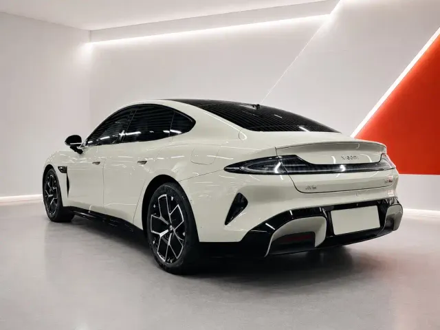 Xiaomi SU7 — Фото автомобиля 4